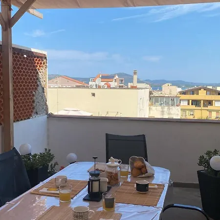 Central Apartment Alghero Apartamento